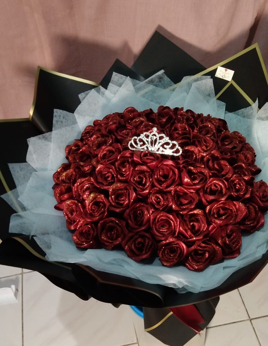 labha_store's tweet photo. Wah....bentar lagi wisudah 🧑🏻🎓 nih....
Bagi yang mau cari buket 💐 di area Surabaya bisa nih chat kita
(Bagi yang mau Tanyak " langsung chat Mimin aja ya)
#buketmurah
#buketsurabaya
#buketsatin
#buketbunga https://t.co/2lC5RPdbIa