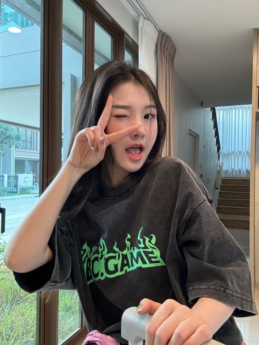 - 送10套 bcgame 的T恤衫👔周边给大家
- 评论 点赞 转发
- 记得留意你的X消息提醒，中奖者我会直接在本推文评论区回复你"中奖"