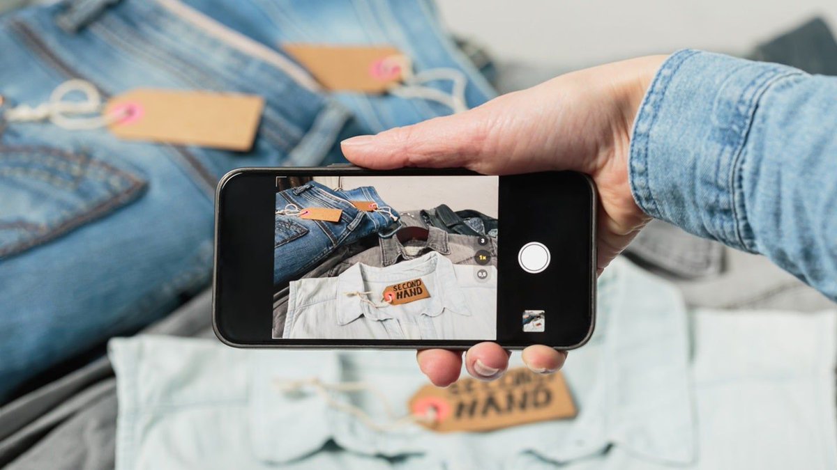 juststyle's tweet image. AI-driven apparel sizing provider MySize has acquired secondhand fashion marketplace Percentil to reposition itself as a premium recommerce marketplace. 

just-style.com/news/mysize-pe…  

#MySize #Percentil