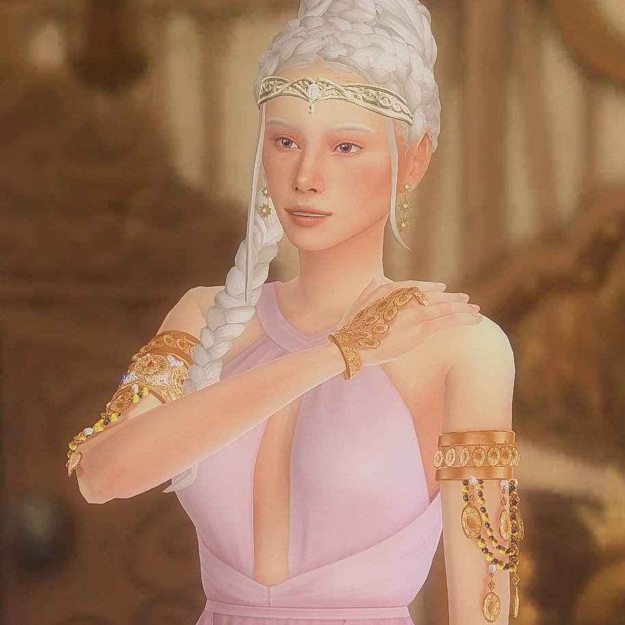 LavenderEssenc3's tweet image. Queen Naerys Targaryen with her children Daeron II and Daenaerys of Dorne :)