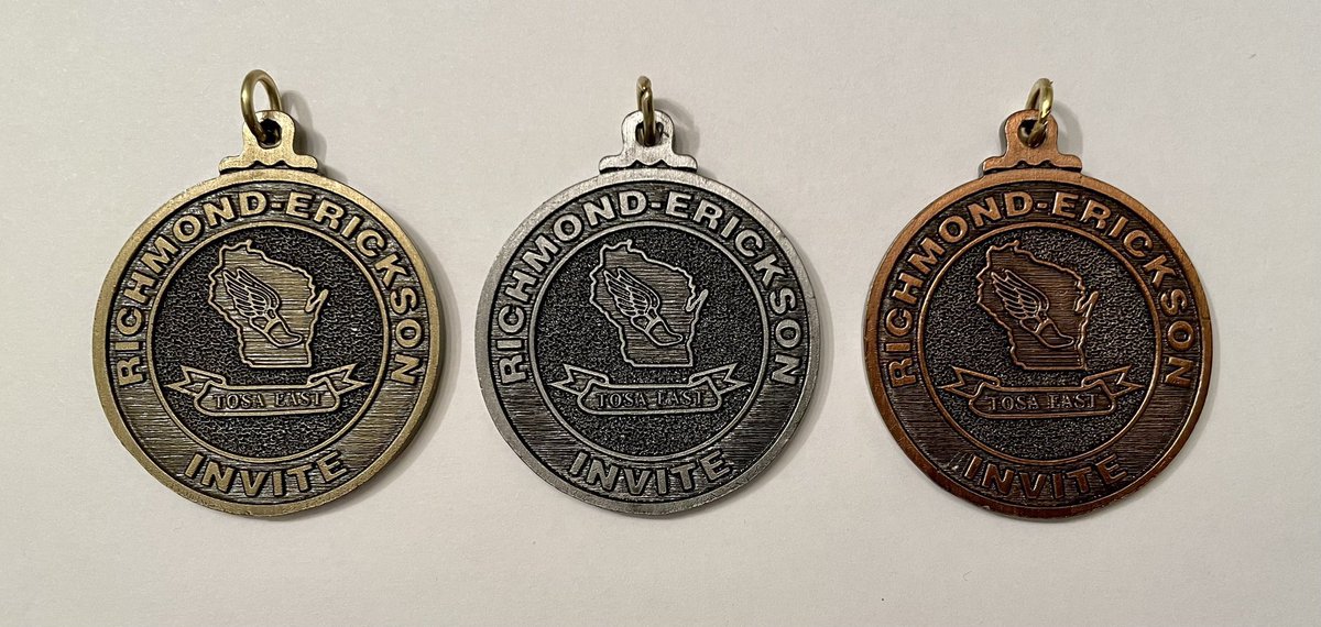 Medalists at last night’s Richmond/Erickson Invite:

🥇Faust-3200
🥈Marti-LJ, Wiedenhaft-SP, Gasser-LJ, Girls 4x4
🥉Boys 4x4, Gasser-TJ, Tagliapietra-400, Weinhold-800

#BlackHawkPride