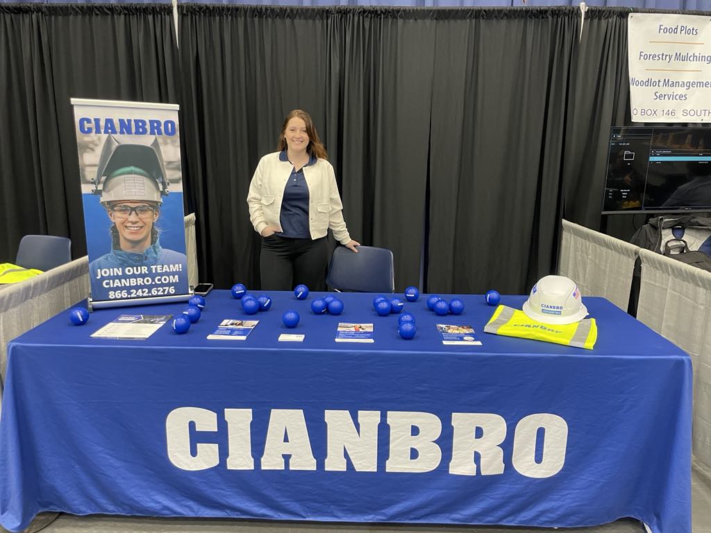 Cianbro joined nearly 1,400 students and instructors from over 30 Maine high schools and career and technical centers at the ABC Maine Craft Championships at the Augusta Civic Center in April.