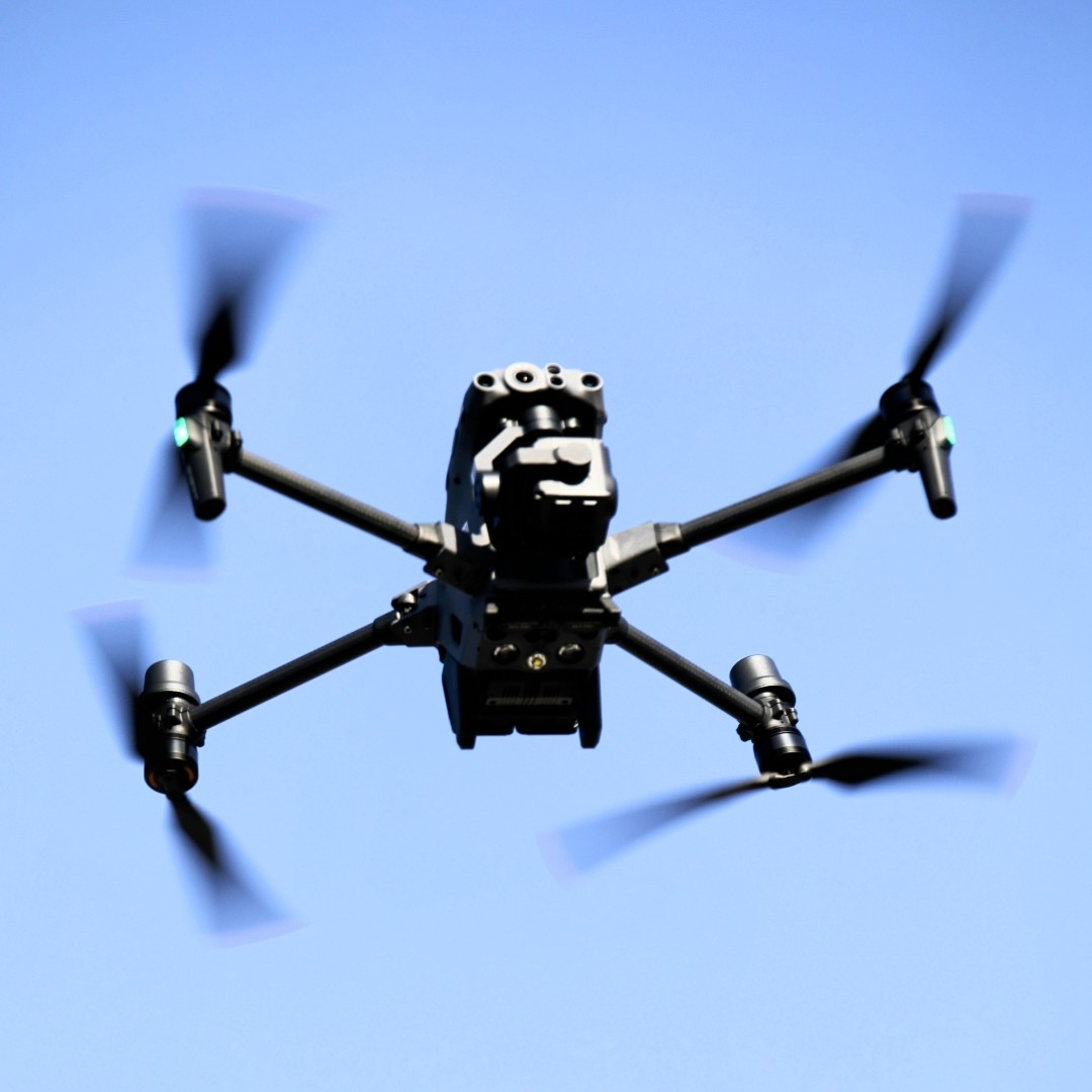 CityKankakee's tweet image. 🚁 The City of Kankakee is using drone technology to support public safety!

Drones are a valuable tool for the Kankakee Police Department—helping with search &amp;amp; rescue, accident scenes, event monitoring, and more. 👮‍♂️💙 

#Kankakee #PublicSafety #DroneSupport #CommunityFirst