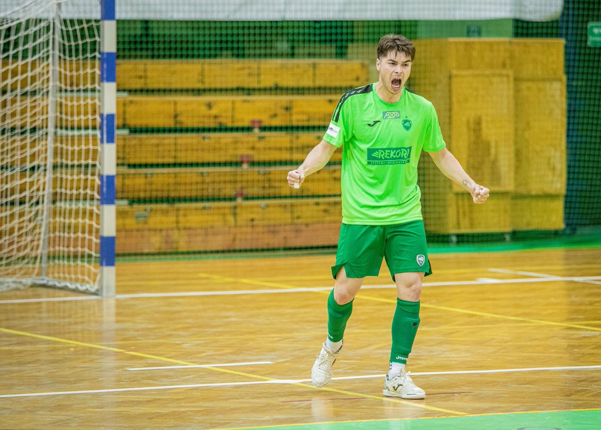 No es momento de lamentarse ni de bajar los brazos…aún nos queda batalla por delante <a href="/FutsalRekord/">Rekord Bielsko-Biała Futsal</a> ⚪️🟢

Vamos equipo 💪🏼🙌🏼🙏🏼

4️⃣♾️⚽️

<a href="/Limones5Agency/">𝗟𝗶𝗺𝗼𝗻𝗲𝘀 𝟱 𝗔𝗴𝗲𝗻𝗰𝘆</a> 
<a href="/JomaSport/">Joma Sport</a>