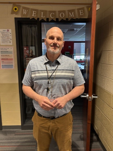 Congratulations to ESL teacher Matt Fisher on being selected as the Mountain View Staff Eagle of the Month! Mr. Fisher is flexible, patient, and always willing to go the extra mile to help students and colleagues.  Thanks for making a difference to our school! Congrats!
