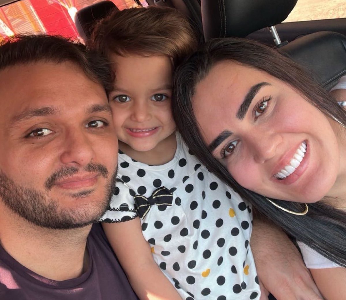 Família é porto seguro que acolhe o riso e o choro. É sabedoria e fé vivenciadas no dia a dia. Que os lares das famílias santainesenses sejam sempre repletos de amor, dignidade e esperança. Que sigam sendo refúgio e, também, ponto de partida dos sonhos. 

Feliz Dia da Família!❤️