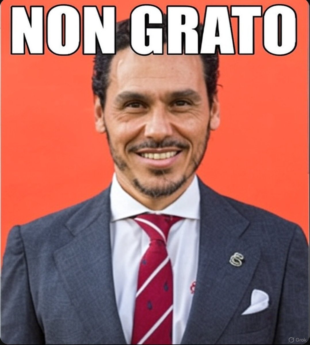 Desde nuestra peña pedimos la unión del sevillismo y nos adherimos a la protesta para cese del consejo de administración al completo, no pueden continuar ni un minuto más al frente del Sevilla FC. 

#JuniorVeteYa 
#PSNuncaSeRinde