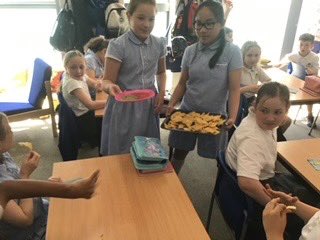 Y5 learnt about the Cinco de Mayo festival in Mexico, celebrating the Battle of Puebla. They ate nachos with guacamole and salsa dips.  Mrs Hallet's class tried some spicy sauces and Mr Lagdons thought them delicious. Mrs Douglas' Y5 class had excellent Mariachi moves! Olé