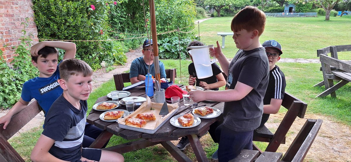 From gardening to animal care, woodland stream walks to free time, meal times to campfire, the Year 4 children have had an absolutely fabulous day <a href="/KenchHillCentre/">Kench Hill Charity</a> . The weather has been brilliant.
#NewRomney
<a href="/AquilaTrustUK/">Aquila</a>