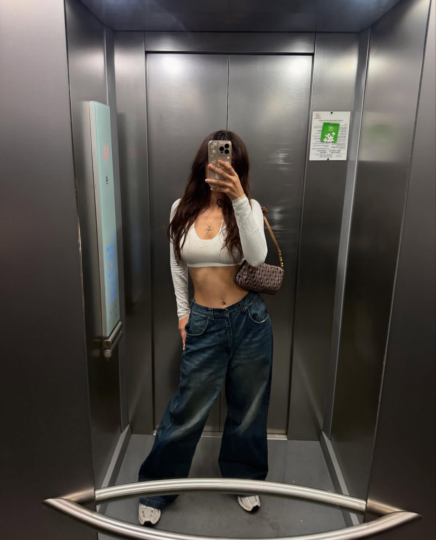 Gq_h3dDaAAEmuHX?format=jpg&name=large