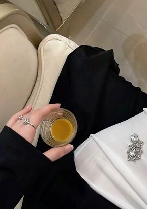 تستاهلي الفنجال ياسخيفة الروح 🤗

قبل تاصل جدتي 😅🤣