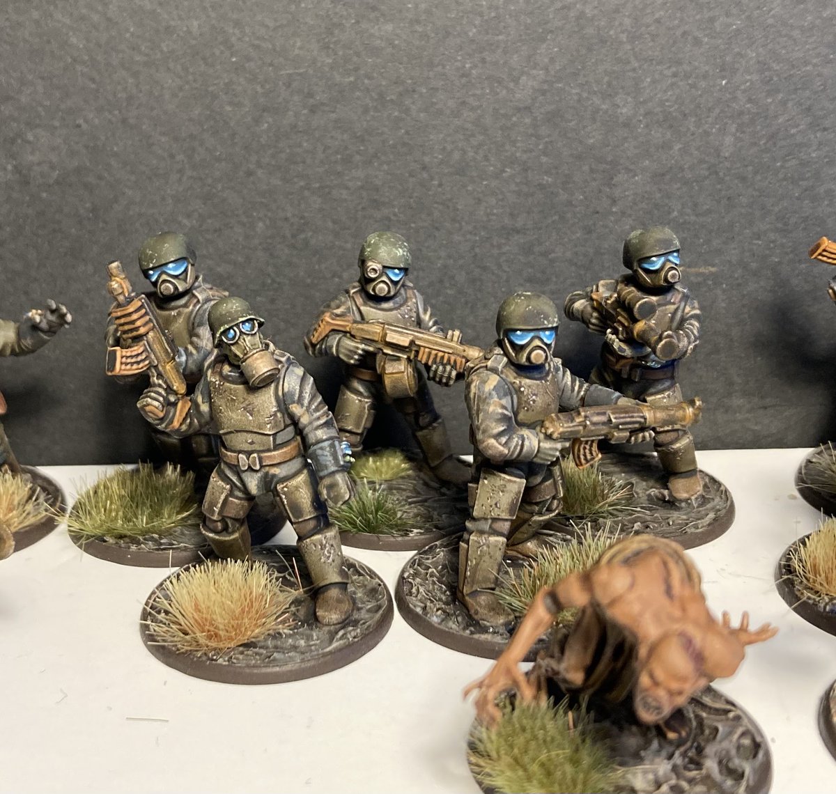 MammaMattsson's tweet photo. Selling a Zona Alfa “starter pack”, two crews, monsters and zombies. Perfect for the airing stalker, you’ll just need to pick up some dice and start scavenging! Need funds for more Zone madness. 150£/175€. #warmongers #wepaintminis #wargaming #miniaturepainting #zonaalpha #28mm https://t.co/ZIJpBDYBjM