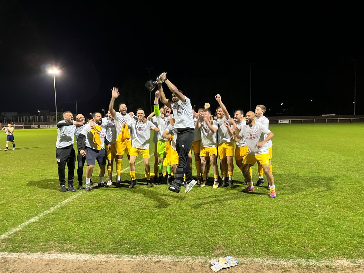 _MrBurrows's tweet photo. @NewBradwellSPFC has always had a place in mine and @Jordan_Clarke94 hearts. Having grown up in the estate I’ve always wanted to see the club back into the NLS after so many years. 

A lot of people told us we were wasting our time! 

Well look at it now…. STEP 6 BABY 😍 

#UTP https://t.co/MuuxICBQo1