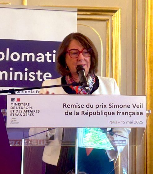 Isabelle BLIN (@isabelle_blin) on Twitter photo <a href="/CatLadousse/">Catherine Ladousse</a> rappelle les pistes pour inclure et protéger les femmes et les filles des réseaux: apprendre/se former pour utiliser les réseaux sociaux, inclure les femmes dans la Tech.
<a href="/Elisabeth_Borne/">Élisabeth BORNE</a> propose des quotas pour booster le nombre de filles dans les sciences. <a href="/CatLadousse/">Catherine Ladousse</a> rappelle les pistes pour inclure et protéger les femmes et les filles des réseaux: apprendre/se former pour utiliser les réseaux sociaux, inclure les femmes dans la Tech.
<a href="/Elisabeth_Borne/">Élisabeth BORNE</a> propose des quotas pour booster le nombre de filles dans les sciences.