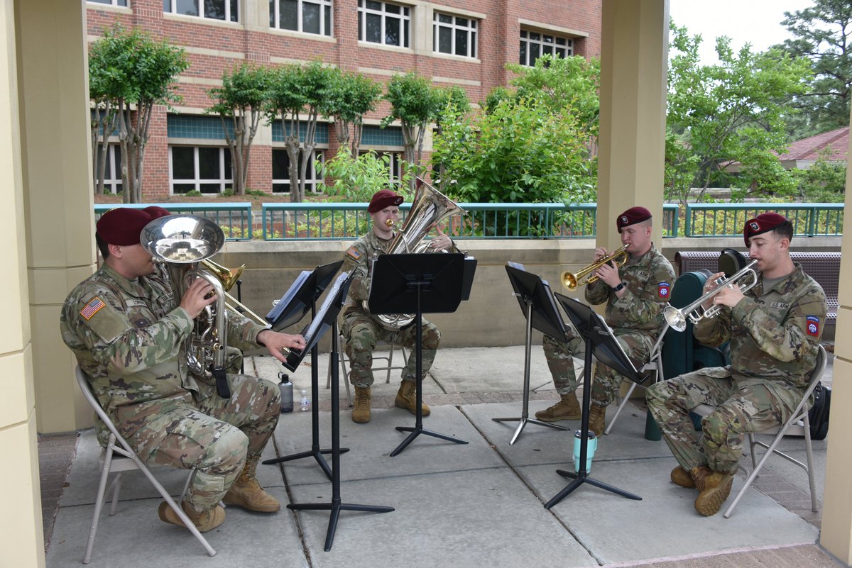Chaplains at WAMC led the way in fostering hope and connection with the first ever Walk of Hope Community Event on May 13th to support those affected by life altering diseases. #WAMC
Read more dvidshub.net/news/498016/wo…