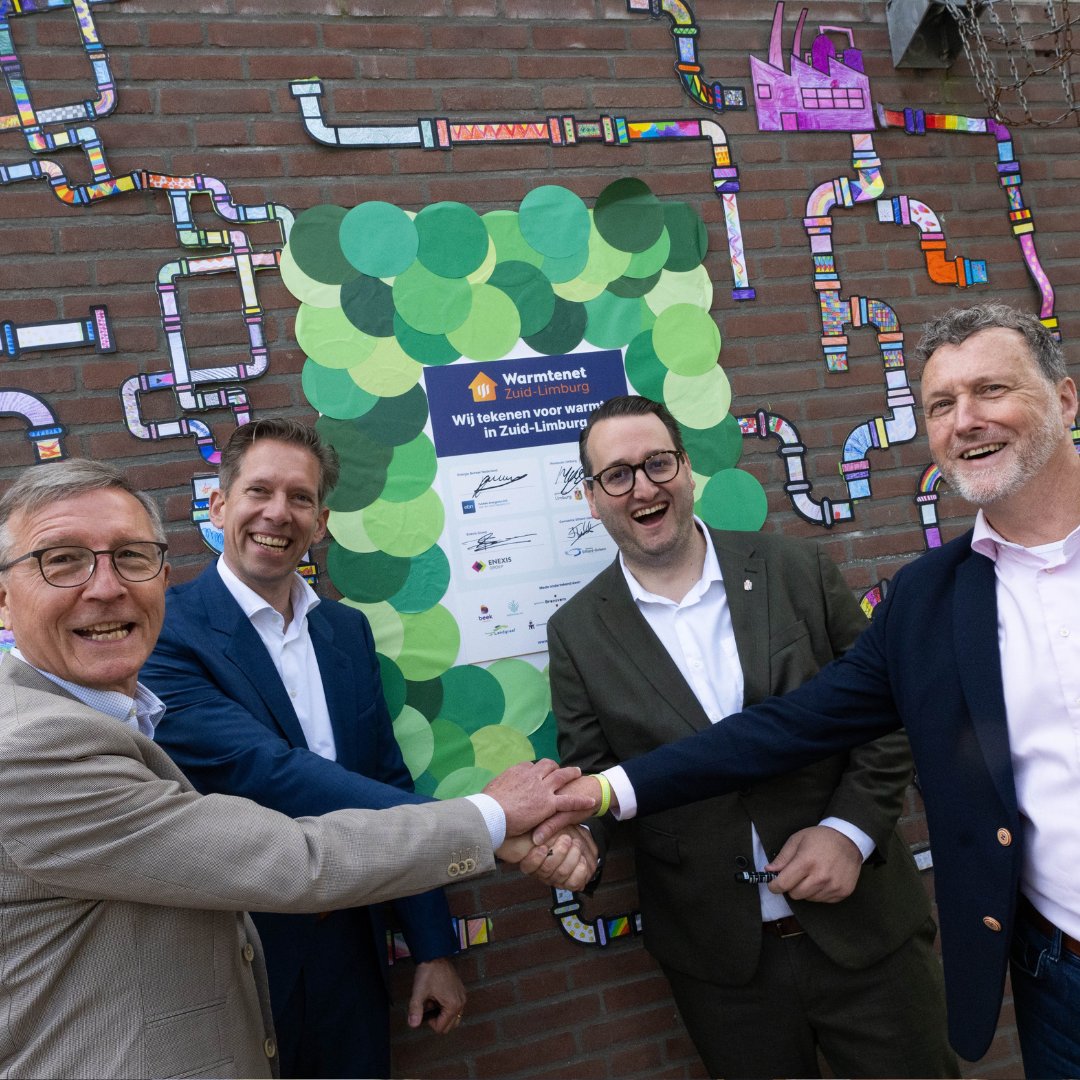 Limburg tekent voor nieuw alternatief aardgas in Zuid-Limburg. Tienduizenden woningen en bedrijven moeten in de toekomst kunnen profiteren van het Warmtenet Zuid-Limburg. Een duurzame oplossing gevoed met warmte van industriepark Chemelot.
Lees meer op: bit.ly/4kqpqUd