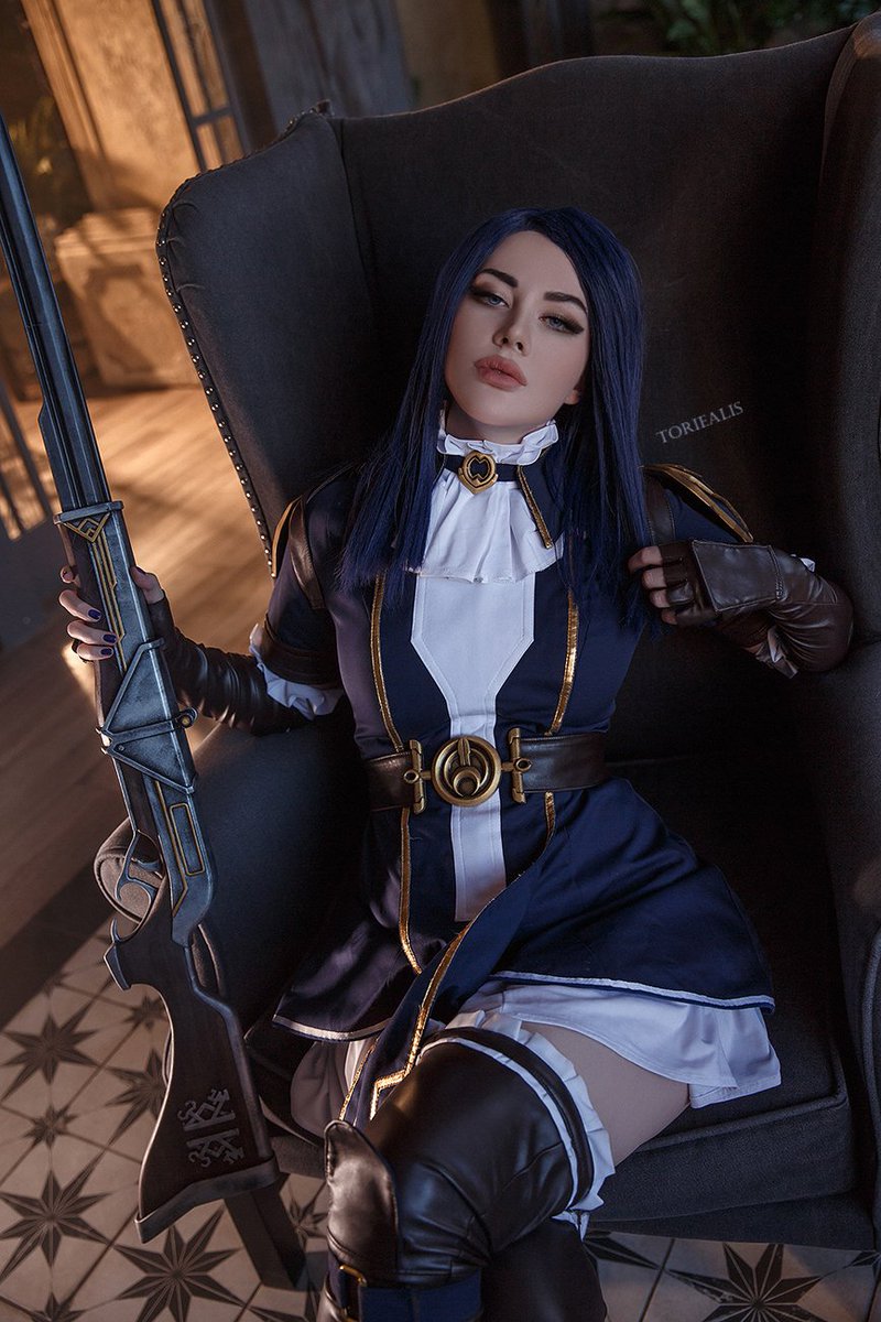 Come on, run. I'll give you a five-minute head start 😏 

Me as Caitlyn
LoL (Arcane)
Photo and make-up by <a href="/MilliganVick/">Vick ʕ•ᴥ•ʔ</a> 

#arcane #Caitlyn #LeagueOfLegends