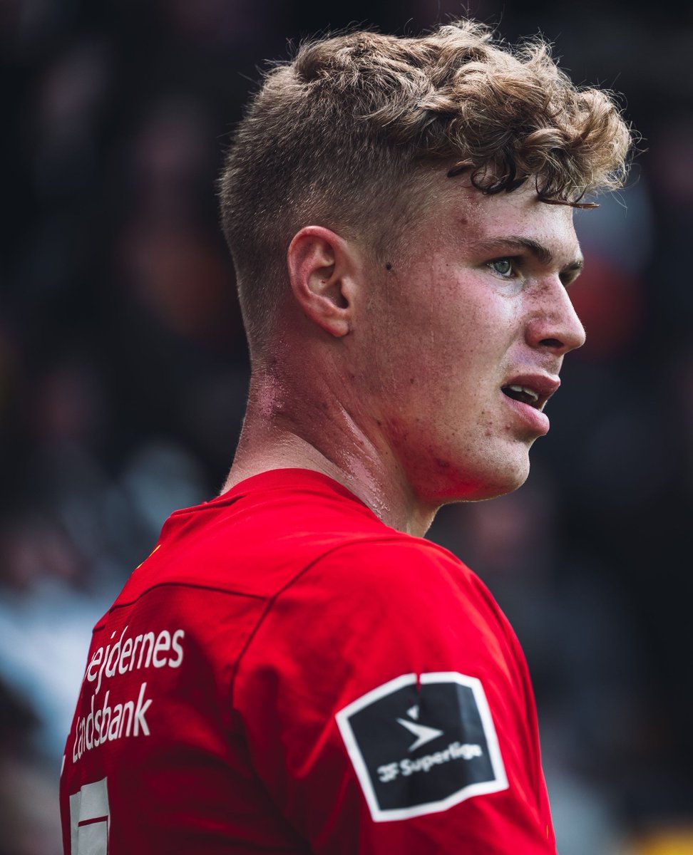 FCNordsjaelland's tweet image. Portræt: Målscoreren 𝐒𝐢𝐧𝐝𝐫𝐞 𝐖𝐚𝐥𝐥𝐞 𝐄𝐠𝐞𝐥𝐢 💥🇳🇴

✈️ Her kan du blive klogere på den nu 18-åriges rejse fra Larvik til Farum, der går over den norske 4. division og byder på hele 32 mål på ungdomslandsholdene 🔥👇
fcn.dk/nyheder/2025/m…