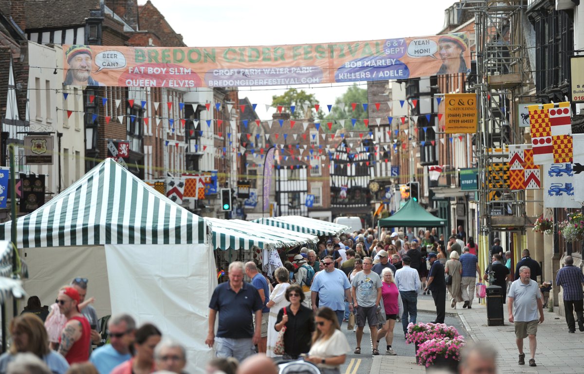 This #MentalHealthAwarenessWeek, celebrate the power of community- when we connect, we thrive.
Let’s take a moment to appreciate the people and places that make our borough feel like home 🏡
Share your story using #ThisIsMyCommunity  orlo.uk/c7eec