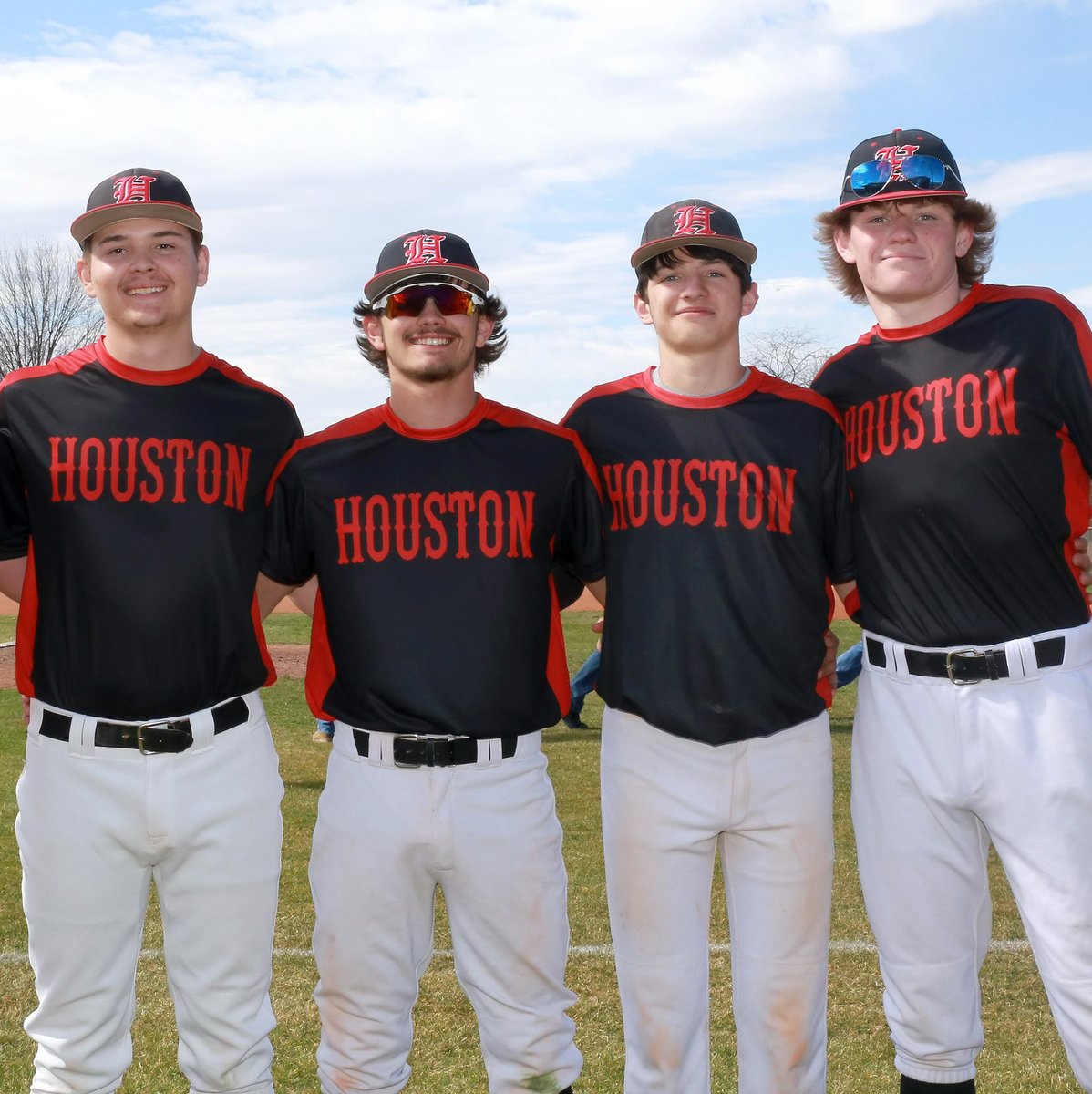 It's 𝙎𝙚𝙣𝙞𝙤𝙧 𝙉𝙞𝙜𝙝𝙩 𝙛𝙤𝙧 𝙃𝙃𝙎 𝘽𝙖𝙨𝙚𝙗𝙖𝙡𝙡 🐯⚾️ and the final home game for seniors Shaun Buck, Kolby Sisco, Caiden Root, John Jordan and Javon Ross (not pictured).

🆚 Plato
⏰ 4:30 p.m.
📍 Tiger Field

#𝙏𝙝𝙚𝙏𝙞𝙜𝙚𝙧𝙒𝙖𝙮