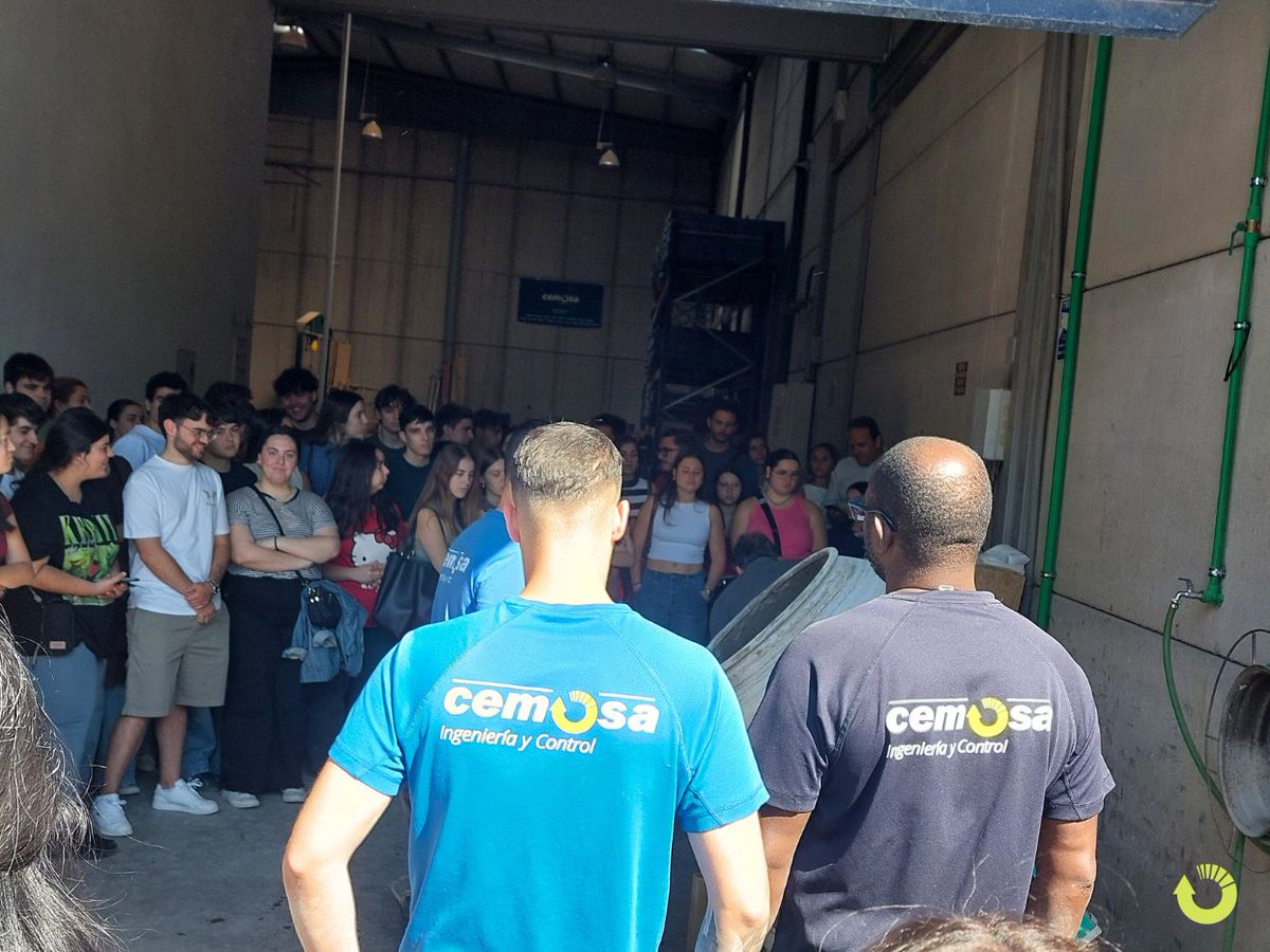 CemosaOficial's tweet image. 🔍Visita de #TalentoJoven al laboratorio de CEMOSA Málaga 🧑‍🎓🏗️

Recibimos a 50 alumnos de Arquitectura de la @InfoUMA, que conocieron cómo trabajamos en el control de calidad de materiales.

#CEMOSA #ControlCalidad #ETSA #UMA