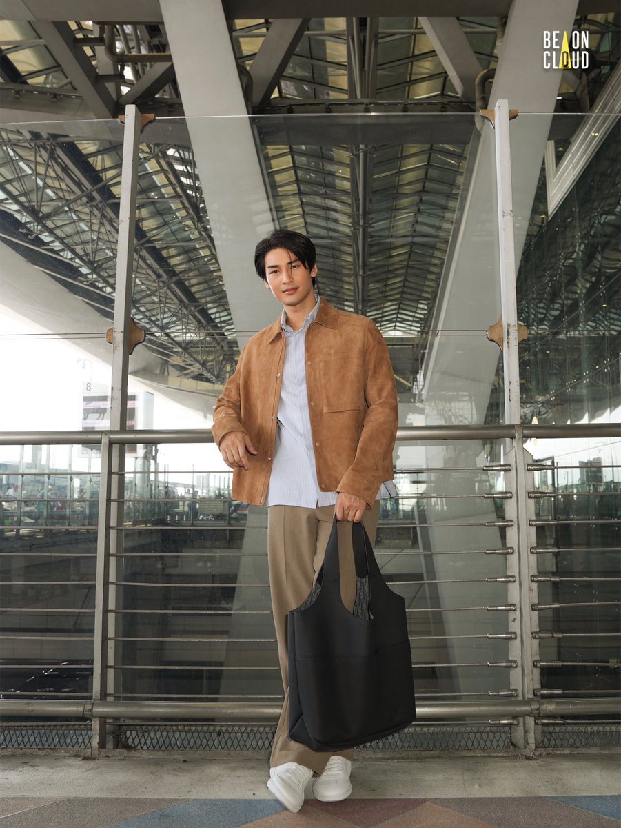 ภาพ Airport Look ของ อาโป ณัฐวิญญ์ ก่อนออกเดินทางไปร่วมงาน DIOR Plaza Indonesia Boutique Opening ที่กรุงจาการ์ตา ประเทศอินโดนีเซีย 📸✨

#ApoflytoDiorIndonesia
