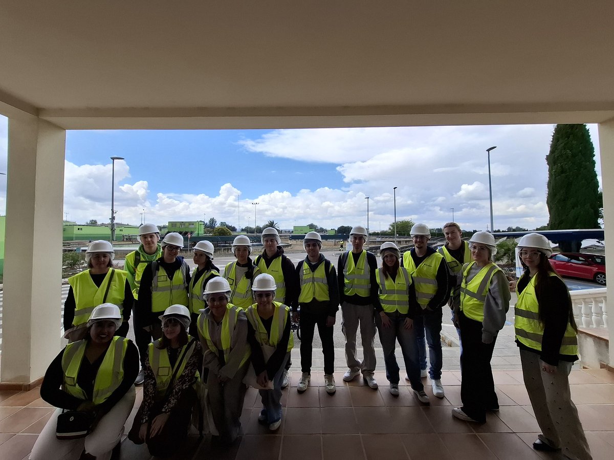 ¡Fantástica mañana la que pasamos ayer! 
Una jornada con futuros ingenieros químicos de la Universidad de Granada explorando diferentes áreas del Ciclo Integral del Agua en Granada. <a href="/Emasagra/">Emasagra</a> 
Un ciclo, basado en la #EconomíaCircular, ejemplo de sostenibilidad y desarrollo.