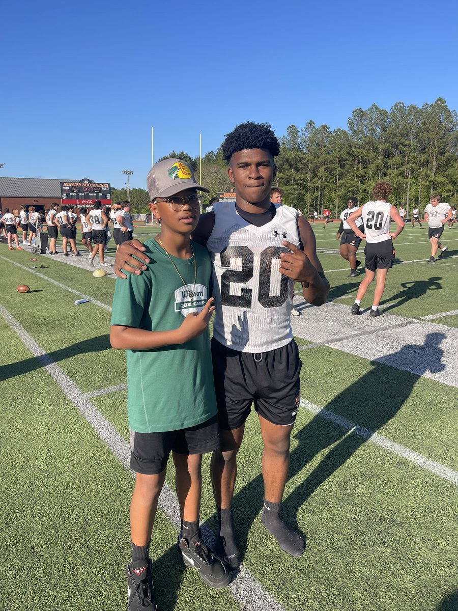 Deuce✌🏽⚡️ (@deuce2perry) on Twitter photo Enjoyed seeing the big bro’s this spring. Fall loading…. 🧱 by 🧱 <a href="/_biGold/">RaKaveon "Gold" Goldsmith</a> <a href="/TysonBacon_/">Tyson(TBJ) BACON 🥓</a> <a href="/kalebfreeman_8/">Kaleb “Youngjuice” Freeman</a> <a href="/CJCowley26/">CJ Cowley 2027 RB</a> <a href="/BucsFootball/">Hoover Bucs Football</a> <a href="/HooverAthletics/">Hoover Bucs</a> <a href="/ScoutFball/">Larry Rudolph</a> #DeucePerry Enjoyed seeing the big bro’s this spring. Fall loading…. 🧱 by 🧱 <a href="/_biGold/">RaKaveon "Gold" Goldsmith</a> <a href="/TysonBacon_/">Tyson(TBJ) BACON 🥓</a> <a href="/kalebfreeman_8/">Kaleb “Youngjuice” Freeman</a> <a href="/CJCowley26/">CJ Cowley 2027 RB</a> <a href="/BucsFootball/">Hoover Bucs Football</a> <a href="/HooverAthletics/">Hoover Bucs</a> <a href="/ScoutFball/">Larry Rudolph</a> #DeucePerry