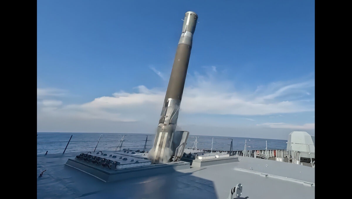 Russia's #hypersonic missiles (like Khinzal &amp; Zircon) challenge U.S./Europe defenses, while alliances with N. Korea &amp; Iran boost Russia's capabilities. Eric Uribe says the U.S. must adapt its strategy to counter these growing dangers. #WAR_ROOM

bit.ly/3GQCHqr