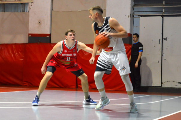 🦅 <a href="/ClubAlmagro_ok/">Club Almagro</a> le ganó a Rivadavia y se llevó el primer punto a Esperanza

🖇️ argentina.basketball/liga-federal/n…