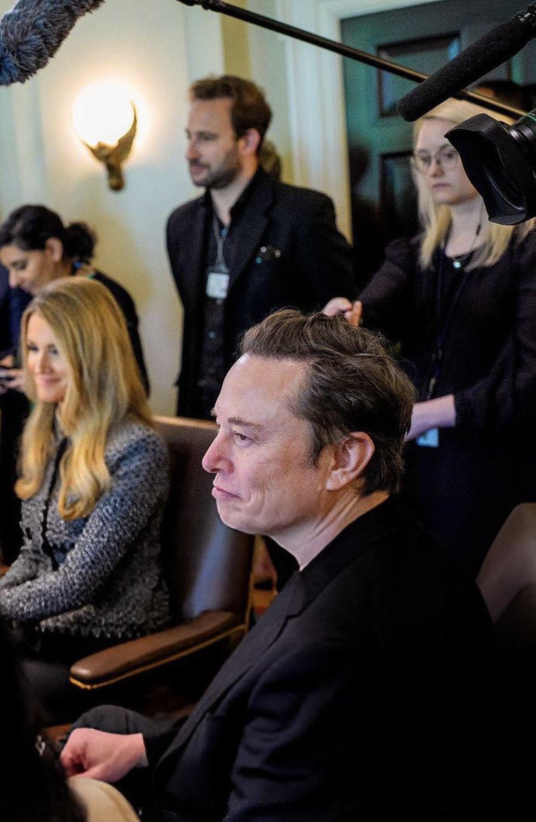 PamBondiNewsX's tweet photo. Nearly half of Americans say they don’t like Elon Musk.
Where do you stand?

A. Support him — innovator &amp; visionary
B. Oppose him — too much power, too little accountability https://t.co/fWpjN7WFBO