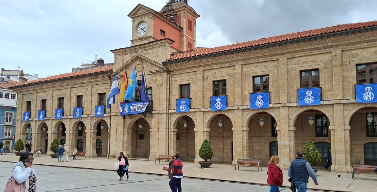 Estas cosas molan mucho de ver.

El <a href="/AytoAviles/">AytoAvilés</a> con su <a href="/RealAvilesInd/">Real Avilés Industrial</a>. Las ayudas y apoyos institucionales son fundamentales en los clubes de fútbol.

👏🏻