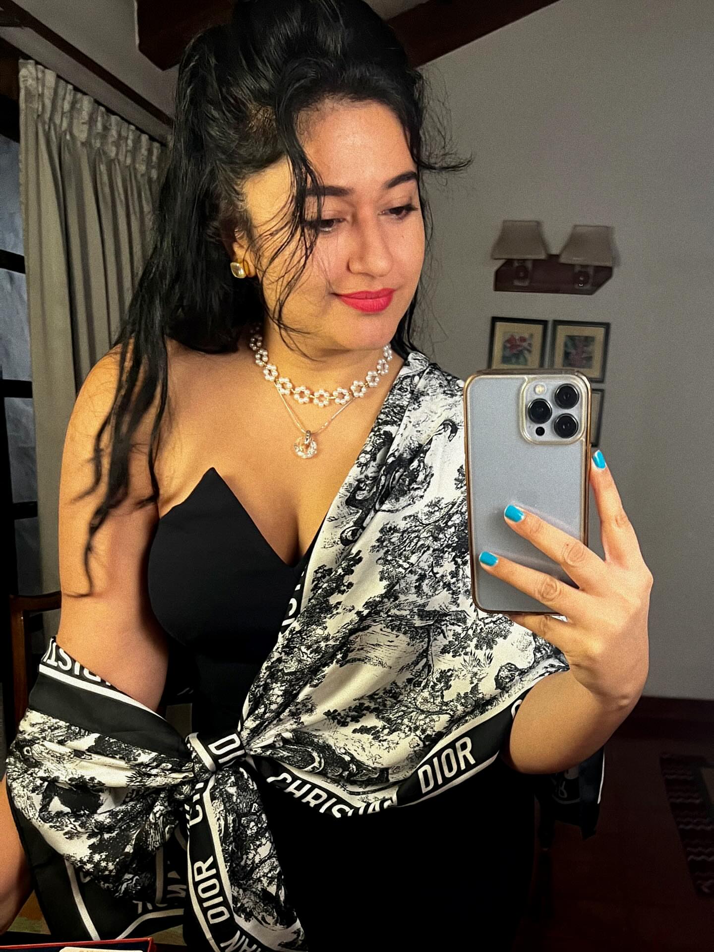 Gq_nApraAAESSZA?format=jpg&name=large