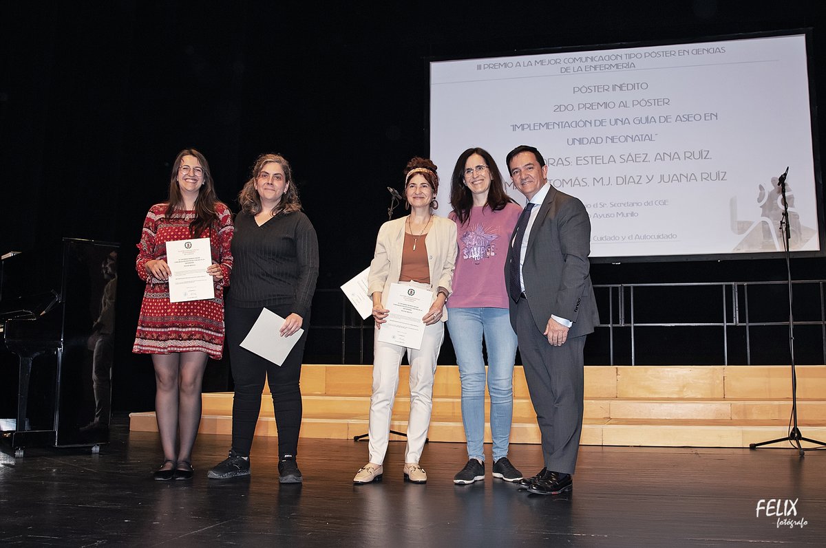 ¡Enfermeras y enfermeros riojanos, unidos en la celebración! Anoche, en nuestra Gala Homenaje a la profesión, ensalzamos la vocación, el talento y la entrega de quienes, día a día, cuidáis de nuestra sociedad desde la cercanía, la ciencia y el compromiso.