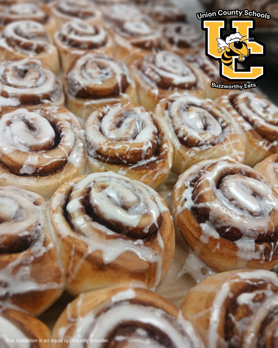 Fresh baked cinnamon rolls were served up this morning at The Tiger Café at Sims Middle School. 🍽️ 🐯 The sweet smell filled the air and had everyone smiling. 😋 🥐 A warm and delicious start to the day. ☀️ 🎉

📸 Katie Laux  

<a href="/ucsdsc/">UCSDSC</a> #DoingGreatThingsUCSD #UnionSC
