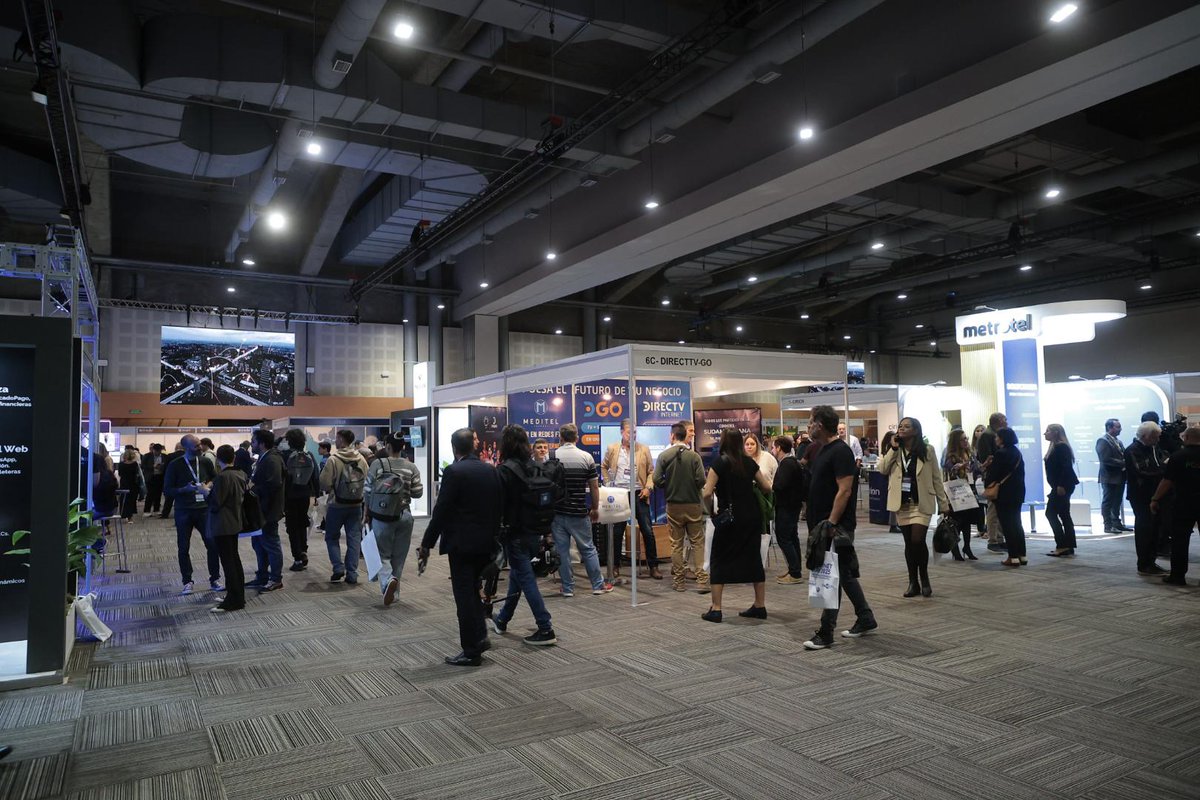 📍 ¡Arrancó el #InternetDay2025!

Las puertas del Centro de Convenciones ya están abiertas y la comunidad digital empieza a llegar para dos días de debates, innovación y un recorrido por las últimas tendencias tecnológicas en la Expo Comercial.

📸 Mirá la cobertura del evento 👇