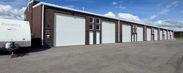 ForgeBuildingC1's tweet photo. Forging ahead in Cascade, ID, towards the completion of these 10 storage condos totaling 9,716 sf. Storage condos provide a great investment opportunity.
Want to learn more? Chat with the steel building experts at Forge.
#forgeahead #steelbuildingexperts #storagecondos https://t.co/ko6YLBgONd