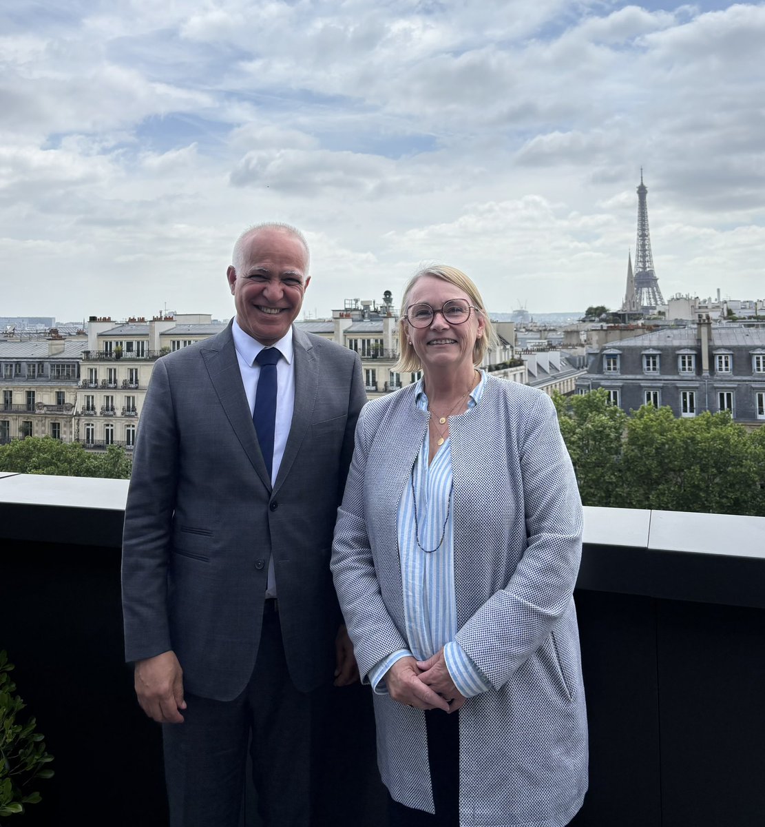Échanges riches avec Édith Le Cardinal Cartier, Directrice de la Formation et Secrétaire Générale de TP d’Avenir (FNTP), sur la relation école-entreprise. Un partenariat clé pour préparer les compétences de demain. #Éducation #TravauxPublics #ÉcoleEntreprise