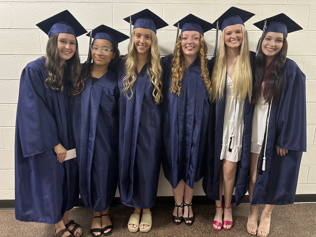 Congrats to 6 of our Early Childhood Dual Enrollment students, Shanna Slomba, Lashanti Pierre, Annslee Jackson, Emerson Benoit, Adrianna LaMar, and Isabella Boyko who received their Teacher Assistant Certification at York Tech’s graduation earlier this week!