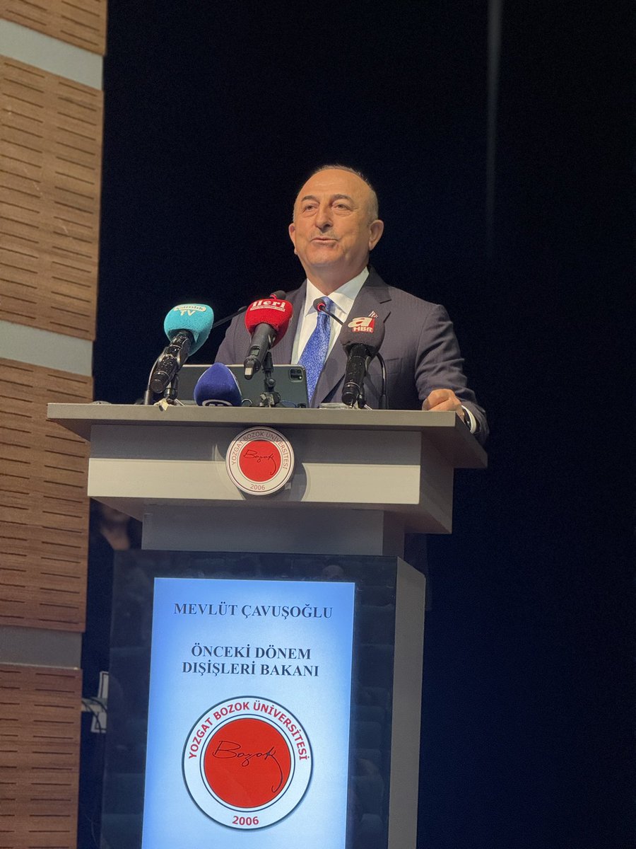 Önceki Dönem Dışişleri Bakanımız Sn.Mevlüt Çavuşoğlu’nun Yozgat Bozok Üniversitesi’ndeki “Sürdürülebilirlik Perspektifinden Küresel Diplomasi ve Türkiye’nin Rolü” konulu sempozyumuna katılım sağladık. 

Konukseverliği için Yozgat Milletvekilimiz Sn.Süleyman Şahan’a, Valimiz Sn.