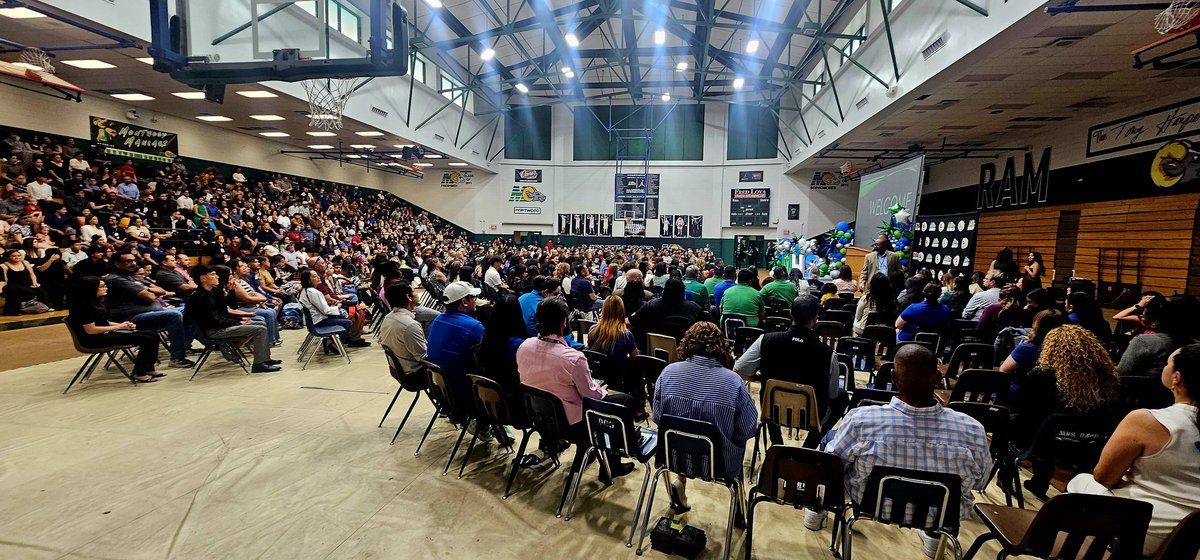 Montwood RAM-TV (@montwood_ramtv) on Twitter photo Congratulations, <a href="/Montwood_RamTv/">Montwood RAM-TV</a> students at the MHS Emerald Elite ceremony.
#excellence #teamsisd #earnyourhorns Congratulations, <a href="/Montwood_RamTv/">Montwood RAM-TV</a> students at the MHS Emerald Elite ceremony.
#excellence #teamsisd #earnyourhorns