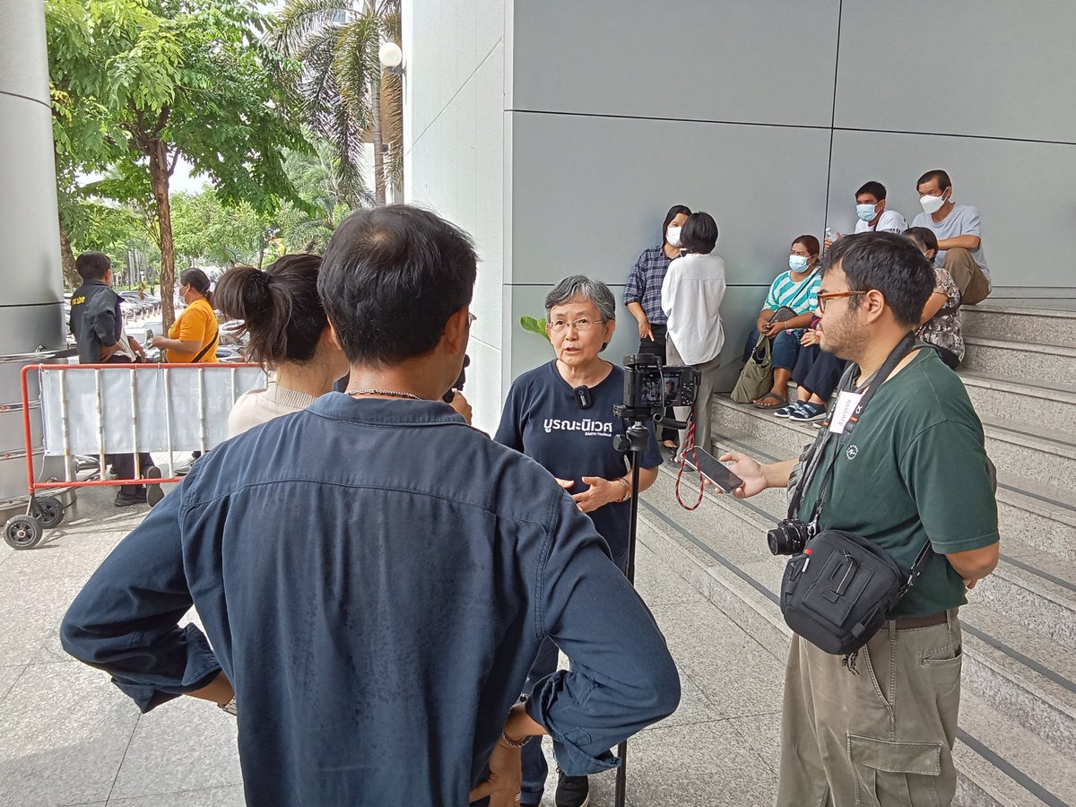 K_Samphan's tweet photo. 15 พฤษภาคม 2568
ศาลแพ่ง ถนนรัชดาภิเษก

ผู้ได้รับผลกระทบจากการประกอบกิจกา��ของบริษัท ไทยเรยอน จำกัด (มหาชน) จำนวน 62 ราย ยื่นฟ้องเพื่อเรียกค่าชดเชย หลังจากได้รับผลกระทบจากการปล่อยมลพิษมาหลายสิบปี ตาม พ.ร.บ.ส่งเสริมและรักษาคุณภาพสิ่งแวดล้อม พ.ศ. 2535 และ พ.ร.บ.การสาธารณสุข พ.ศ. 2535 https://t.co/YAJqOpcdzF