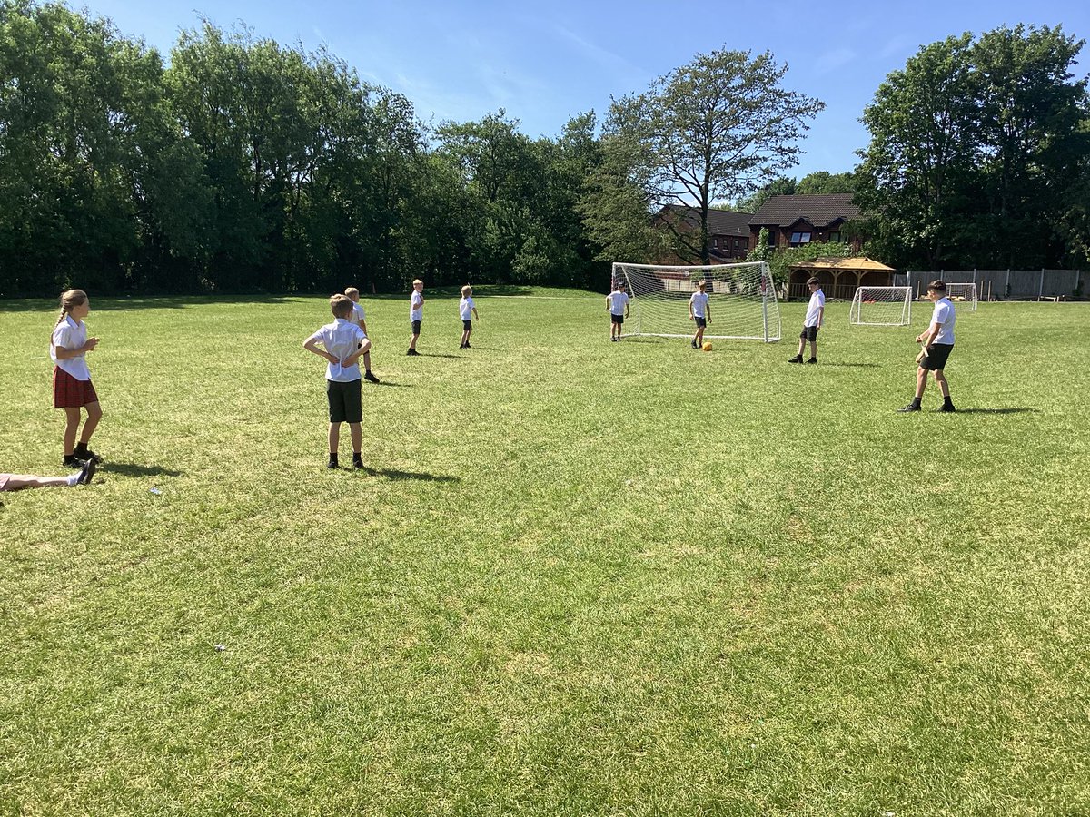 class6Aspull's tweet image. Y6 have taken SATs in their stride this week. Whatever the outcomes, we are proud of their attitudes, hard work and positivity. What a lovely way to finish the tests - sunshine, ice pops and time having fun with friends!