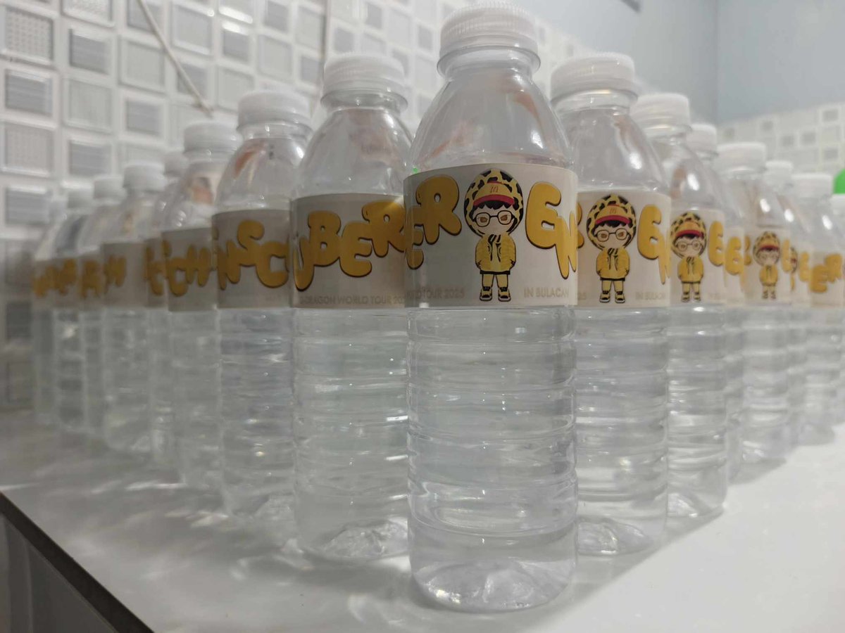 themoon___stars's tweet photo. READY? Yes, we are!
See you at #GDRAGONinBULACAN ✨

2,000 pieces of refreshments are now ready to quench your thirst on the hottest day in PH Arena 🔥

Brought to you by:
@BBMADEusONE 
@SINCE081888 
@BaYongBin 
@BBKSHOP_PH 
@amugona131 

💛 https://t.co/vQUEM1a1Jp