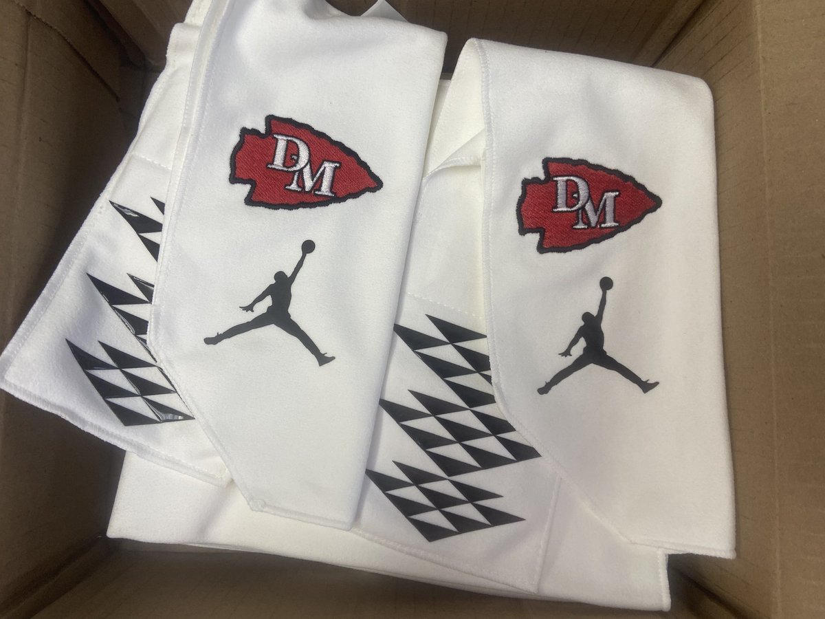 Love the new <a href="/Jumpman23/">Jordan</a> towels for our team this fall🔥

Thanks to <a href="/BSNSPORTS_IL/">BSN SPORTS - ILLINOIS</a> for the great service 💪🏻

#DYJ