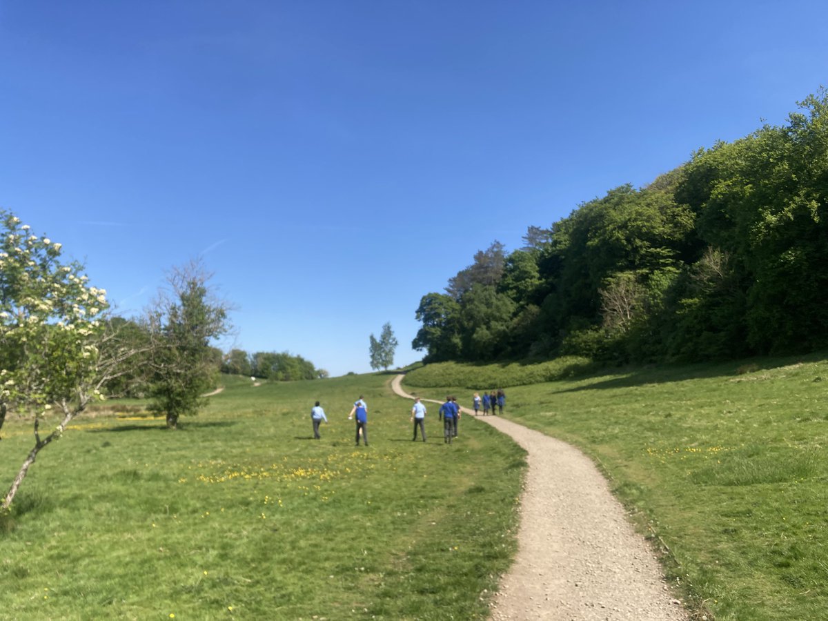 ScienceFernhill's tweet image. S2 enjoying the great outdoors on our doorstep @FernhillSchool #EverydayisOpenDay