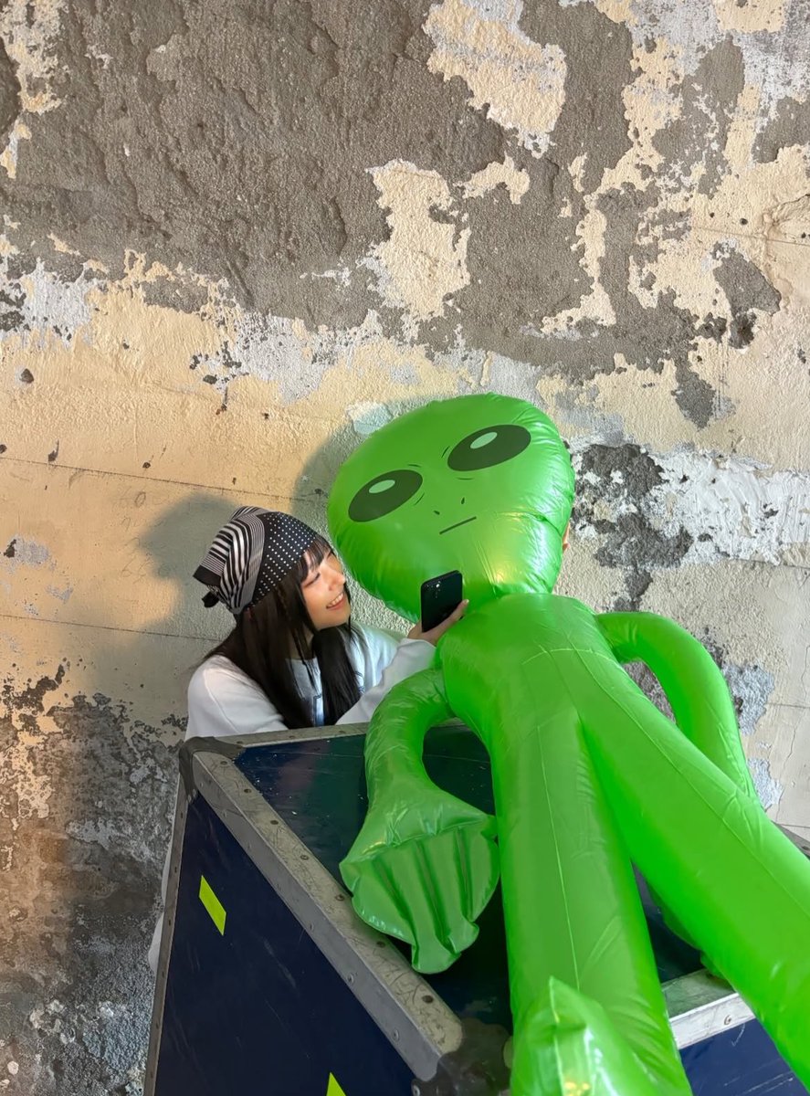 해린 외계인 민지 브이
이 넷의 만남 기쁘다(네?