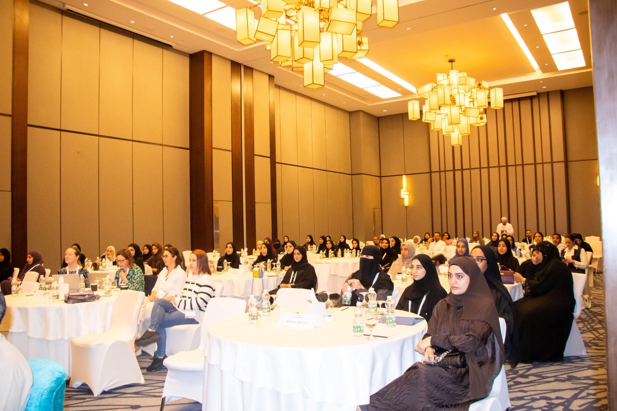 نظّم قسم التغذية العلاجية بـ #مستشفى_جامعة_السلطان_قابوس بالمدينة الطبية الجامعية ورشة عمل حول "المتطلبات التغذوية للأطفال والرضع في الحالات الحرجة"، بمشاركة مختصين من #سلطنة_عُمان ودول عدّة، ناقشت أحدث الأساليب الطبية والتحديات الإكلينيكية في تلبية الاحتياجات التغذوية الدقيقة في