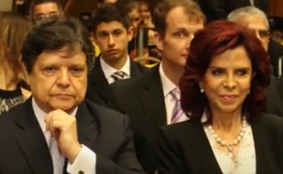 <a href="/daiovillalba13/">dionicia villalba</a> <a href="/euclides_py/">Euclides Acevedo</a> hermano de la Ministra de la Corte suegra de Ronald Timcke quien no ha explicado al pueblo como “distribuyó” las multimillonarias sumas en Suiza🇨🇭caso Caja de <a href="/itaipuparaguay/">ITAIPU Binacional Py</a>. <a href="/luchozacariasAP/">Lucho Zacarías</a> calladito. En dónde paró esa plata?