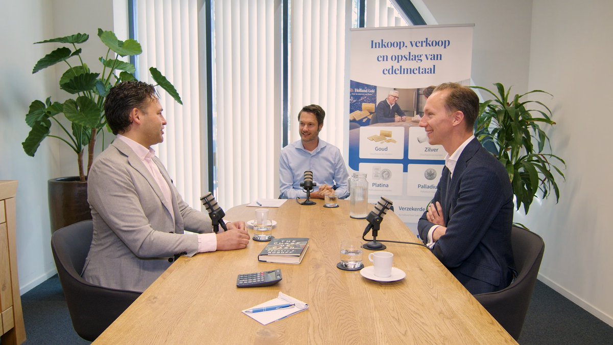 Paul Buitink 🎙 (@paulbuitink) on Twitter photo Gesprek opgenomen voor <a href="/hollandgold/">Holland Gold</a> met Menno Broos, project manager digitale euro bij <a href="/DNB_NL/">De Nederlandsche Bank</a>, en journalist <a href="/arnowellens/">Arno Wellens</a>.
Wanneer gaan we de digitale euro gebruiken? In welke vorm? Waarom eigenlijk?
Een topuitzending geworden. Snel online via:
youtube.com/hollandgoldvid… Gesprek opgenomen voor <a href="/hollandgold/">Holland Gold</a> met Menno Broos, project manager digitale euro bij <a href="/DNB_NL/">De Nederlandsche Bank</a>, en journalist <a href="/arnowellens/">Arno Wellens</a>.
Wanneer gaan we de digitale euro gebruiken? In welke vorm? Waarom eigenlijk?
Een topuitzending geworden. Snel online via:
youtube.com/hollandgoldvid…